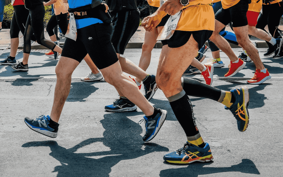 Coureurs sur le bitume pour un marathon roulant