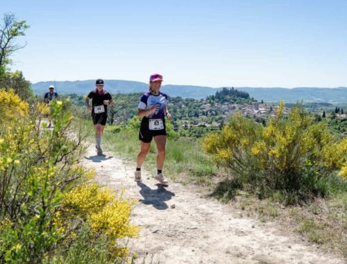 Charlotte en train de courir sa première Backyard Ultra à Forcalquier