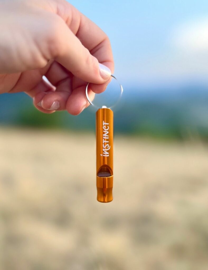 sifflet de trail et running pour courir en sécurité